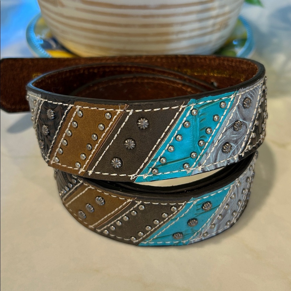 NWOT Ariat Women’s Southwestern Stripe Belt (style #A1524002) No‎ Buckle 44in